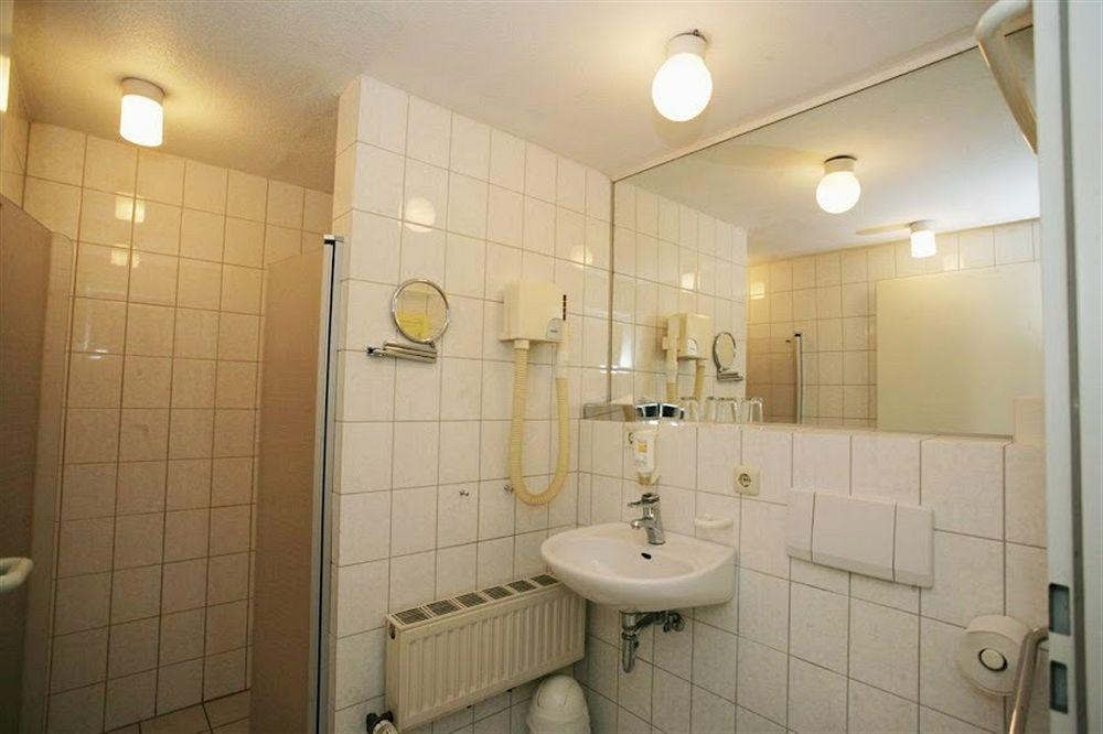 Hotel Am Park - Krefeld - Duesseldorf Willich Extérieur photo